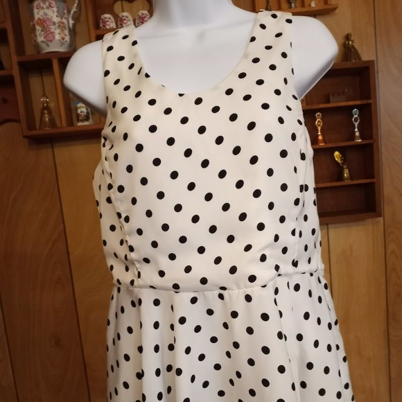 Ya Los Angeles Brand Black White Polka Dot Bare Back Size Large Top-Item #121 - Picture 1 of 4